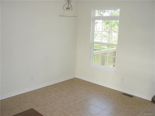 Building Photo - Highly Desirable Rutland Townhomes