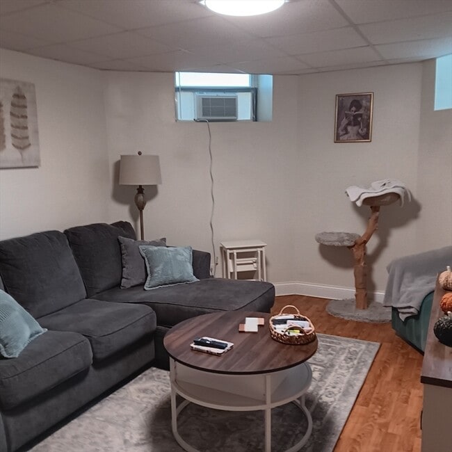 Building Photo - 104 S Main St