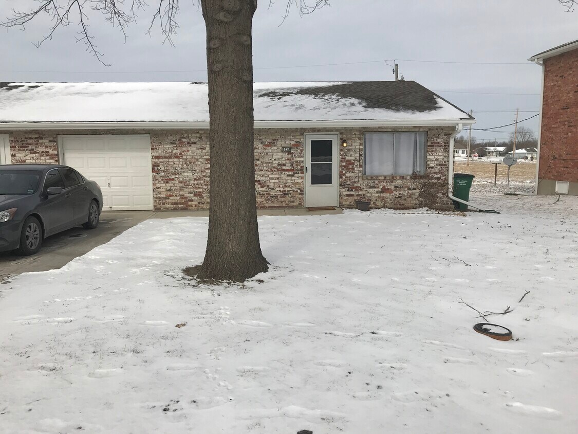 Duplex - 203 Shari Dr