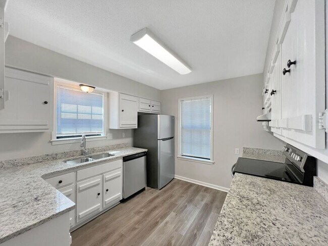 Foto del edificio - 8840 Cypress Cove
