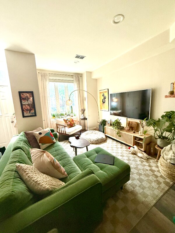Foto del edificio - 833 6th St NE