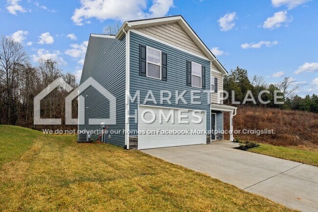 Building Photo - 2025 Southwood Cir