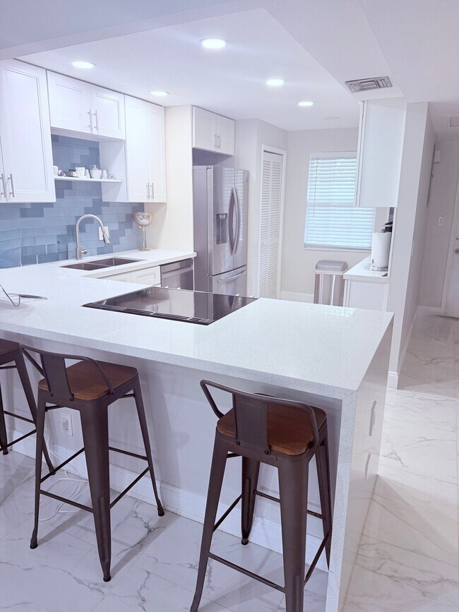 Foto del edificio - 545 Oaks Ln