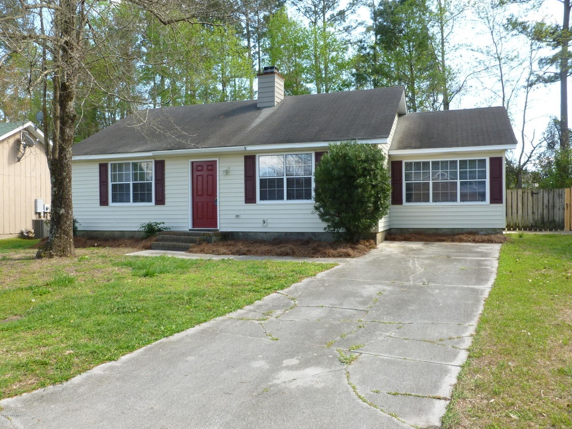 3102 Darby St, Piney Green, NC 28544 House for Rent in Piney Green, NC