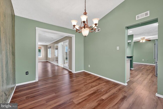 Building Photo - 15563 Peach Walker Dr