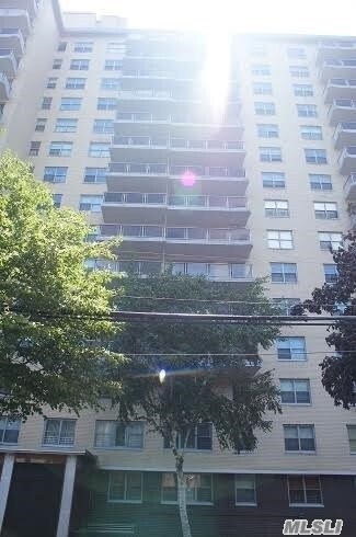 Foto del edificio - 175-20 Wexford Terrace