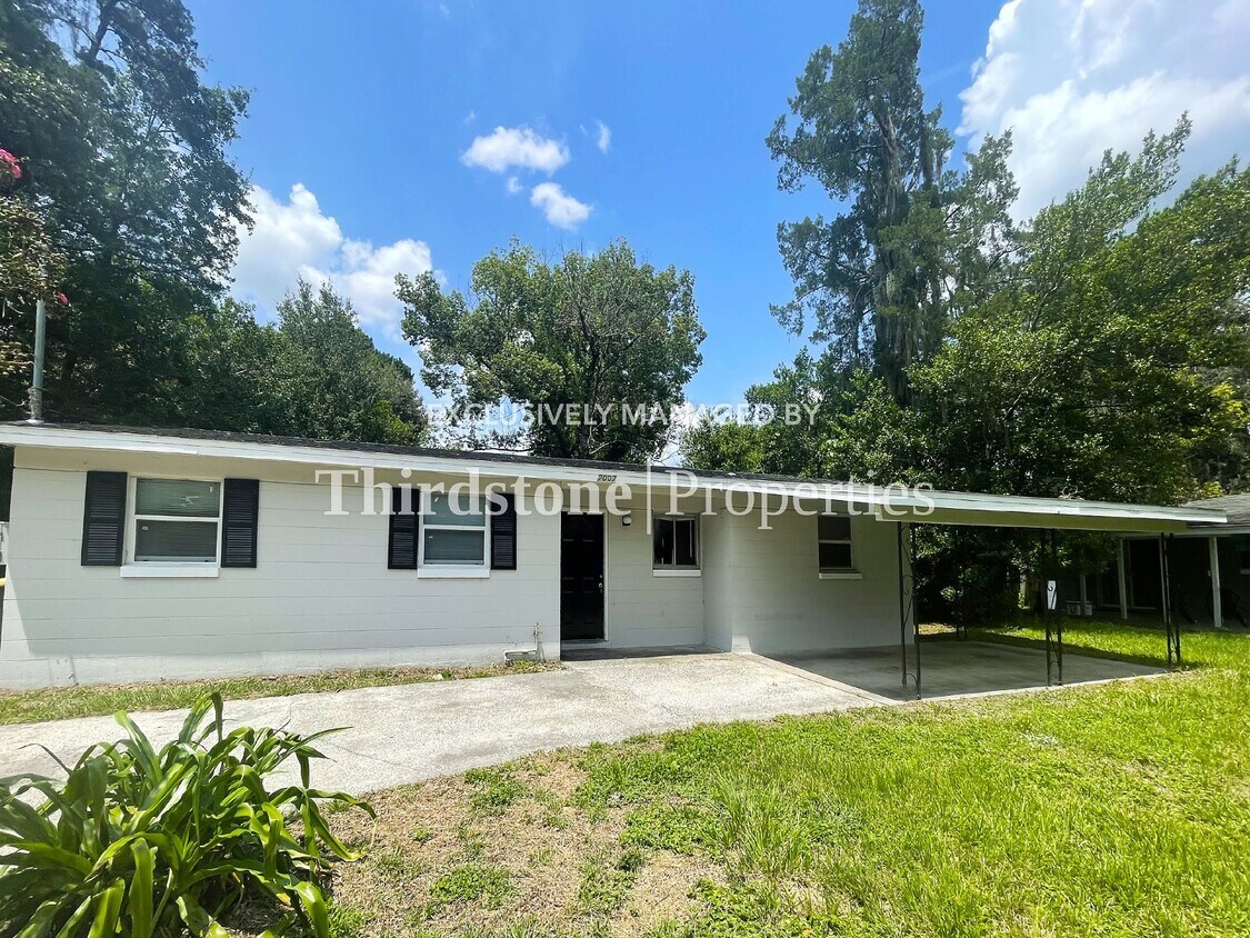 Primary Photo - 7007 Red Robin Dr