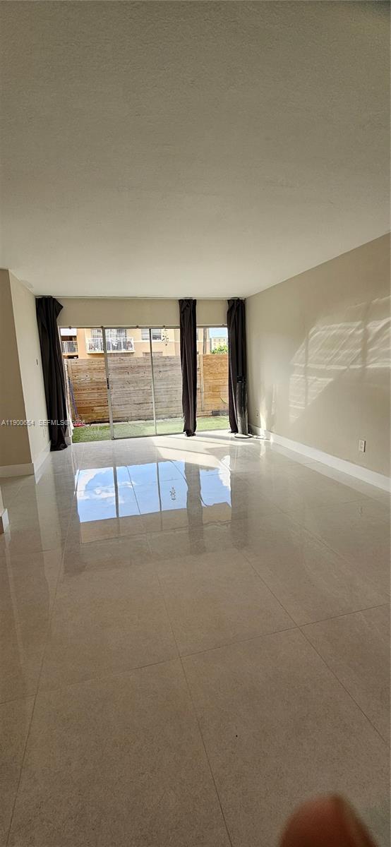 Foto del edificio - 4360 NW 79th Ave