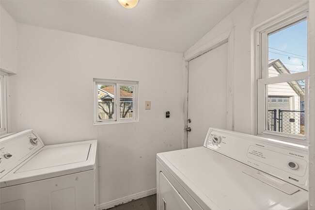 Building Photo - 2417 Ruth St