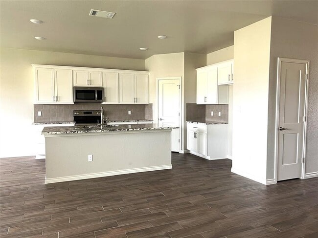 Building Photo - 204 Citation Dr