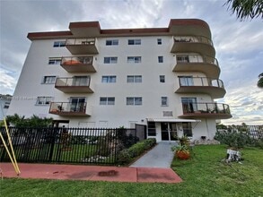 Building Photo - 7150 Indian Creek Dr