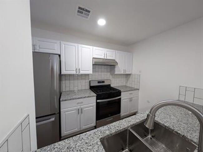 Building Photo - 3 Bedroom Duplex in the Heart of Glenpool