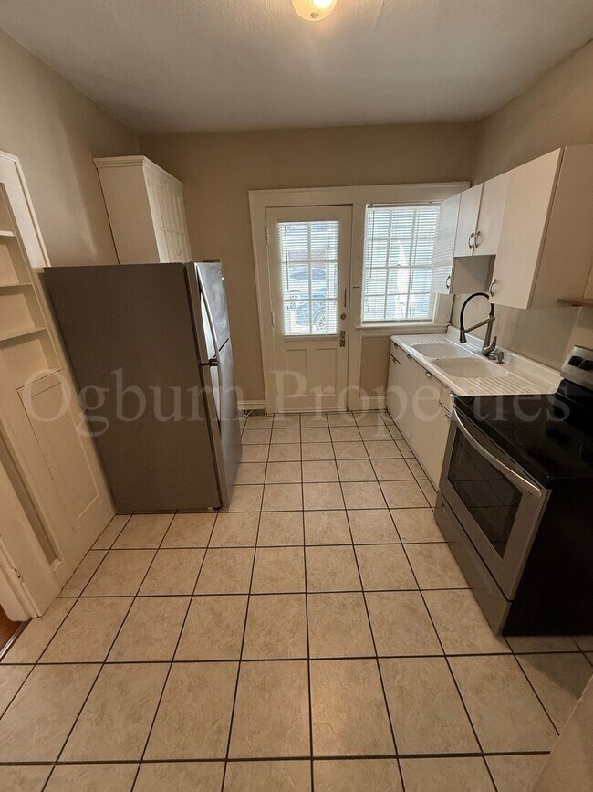 Foto del edificio - 202 N Hawthorne Rd