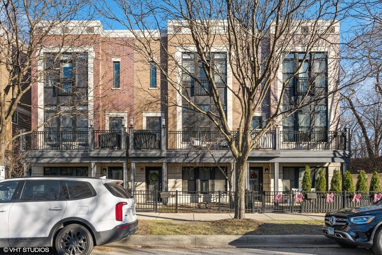 3431 N Whipple St, Chicago, IL 60618 Townhome Rentals in Chicago IL