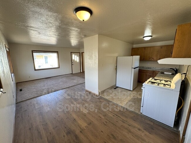 Building Photo - 211 N Foote Ave
