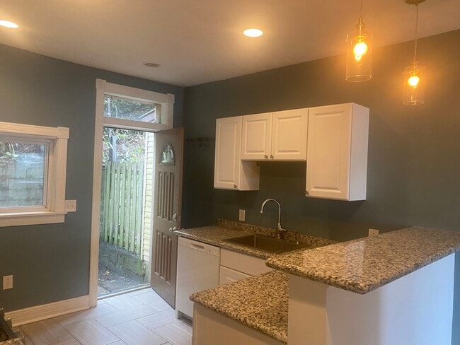 Building Photo - 6002 Butler St