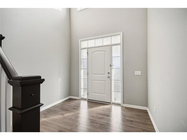 Building Photo - 15735 Fair Hill Way