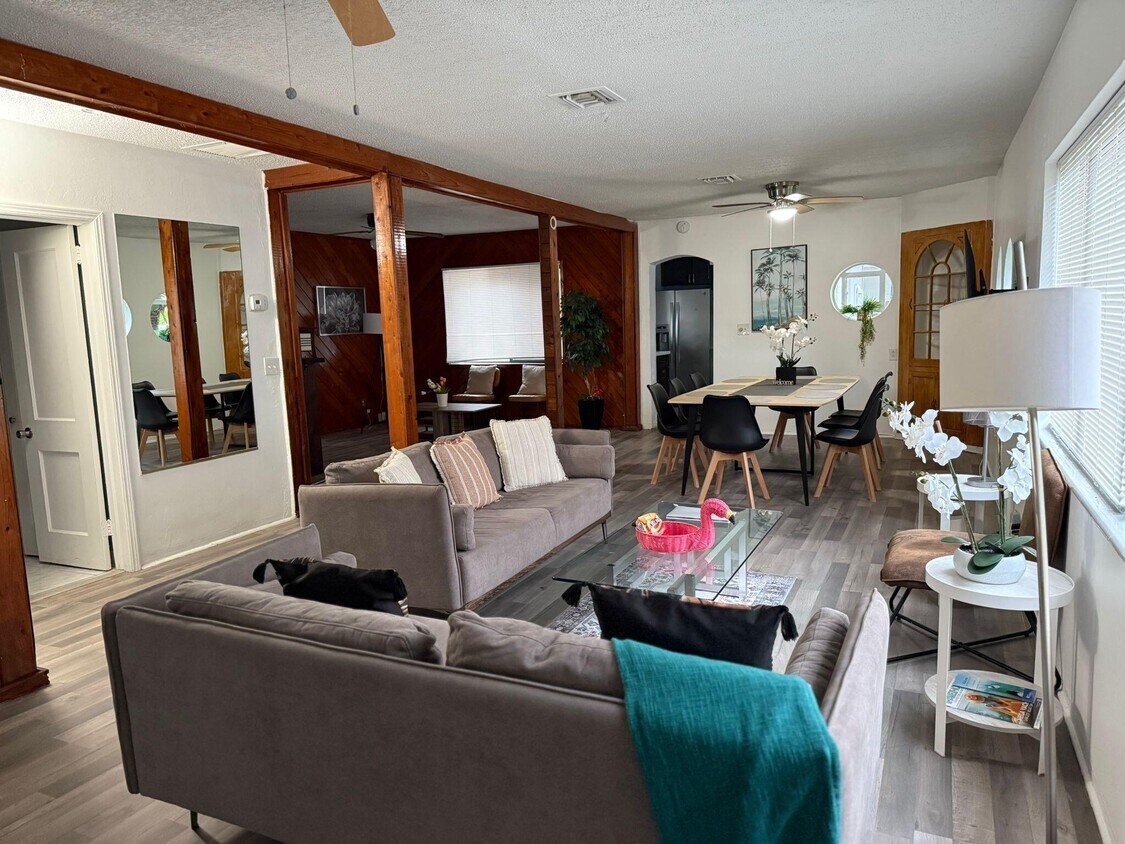 Foto principal - 1298 NE 39th St