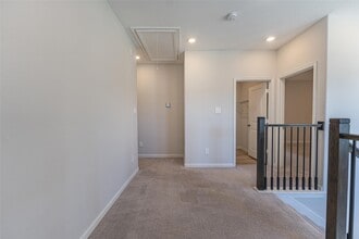 Building Photo - 2123 Rosewood Pnes Ln