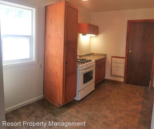 Building Photo - 1 br, 1 bath House - 212 E Harrison Ave