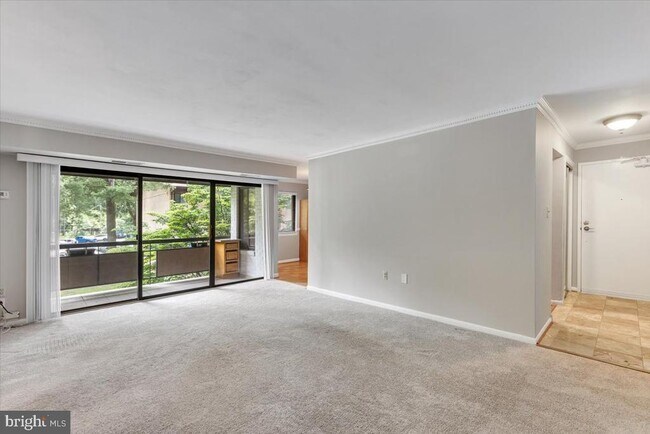 Foto del edificio - 2844 Dover Ln