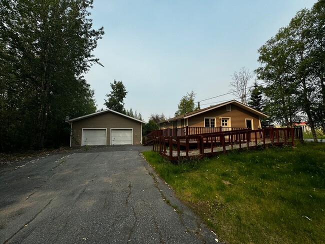 Building Photo - Beautiful 4 Bedroom home with 2 Car Garage