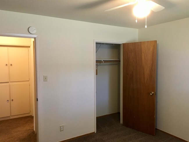 Building Photo - 5479 Carlson Dr