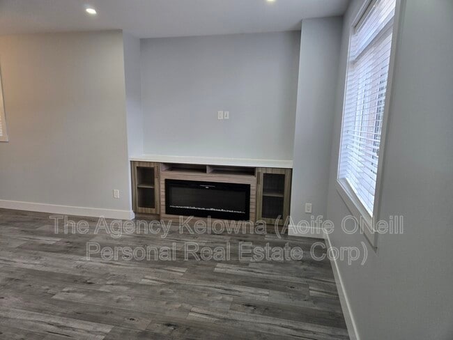 Building Photo - 834 Cadder Ave