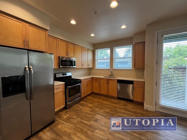 Foto del edificio - Spacious and Modern 3-bedroom, 3.5 bathroo...
