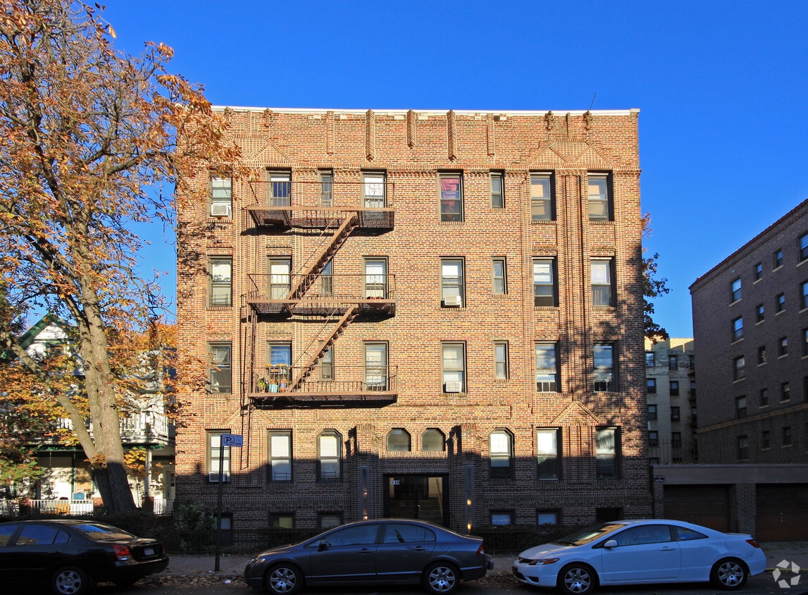 Primary Photo - 149 96th St