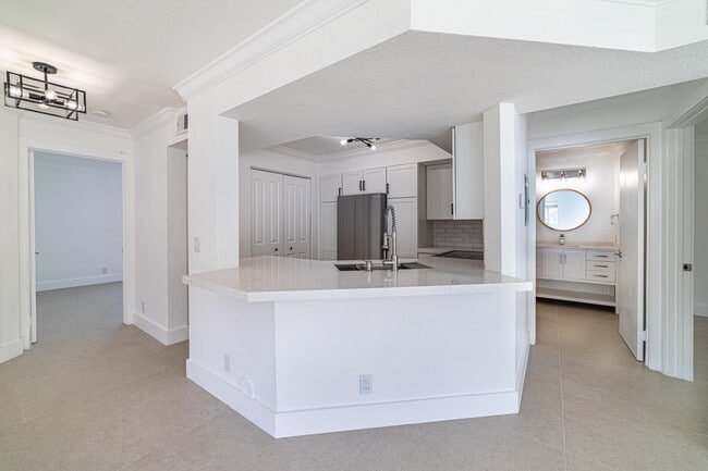 Building Photo - 815 Boynton Beach Blvd
