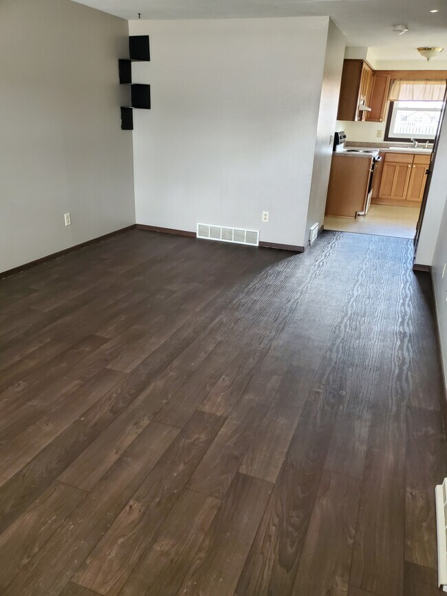 2884 Manitowoc Rd, Bellevue, WI 54311 Townhome Rentals in Bellevue WI