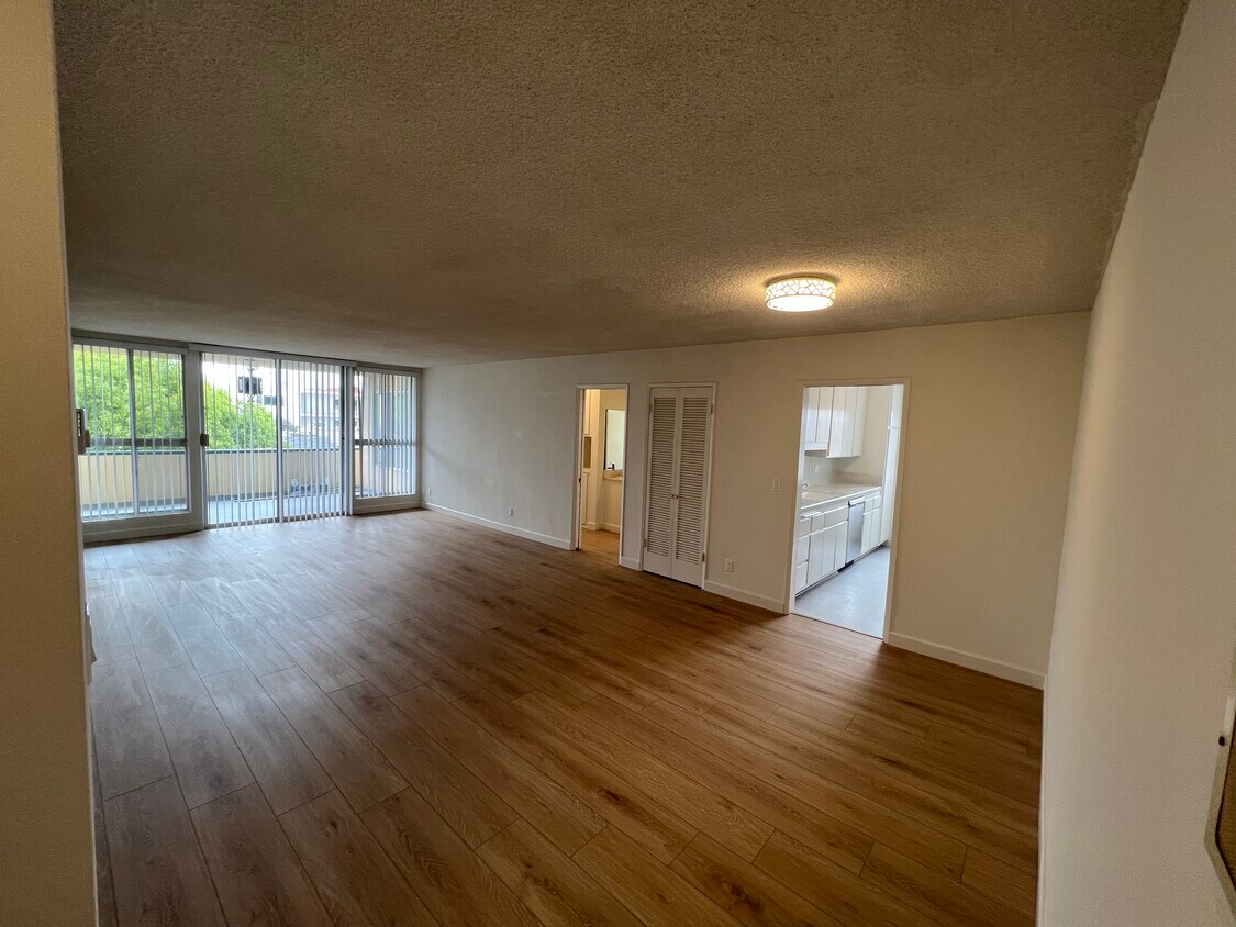 Living Room - 1050 Euclid