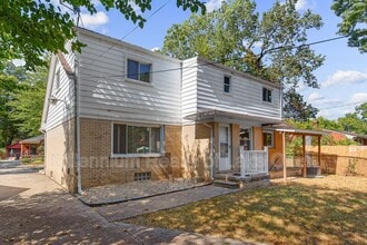 Building Photo - 24034 Meadowlark St