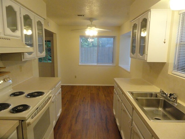 Foto del edificio - 16414 Paint Rock Rd