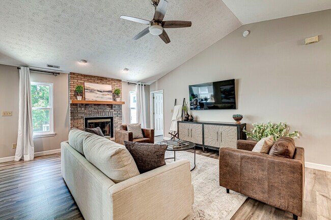 Foto del edificio - 107 E Quail Wood Ln