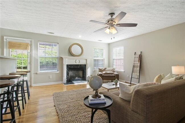 Foto del edificio - 4001 Oak Crossing Dr NE