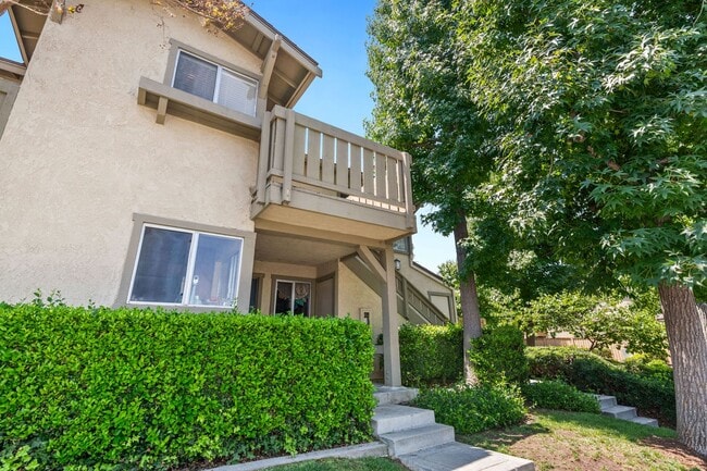 3 Bedroom, 2 Bath Condo in Woodbridge area... - 3 Bedroom, 2 Bath Condo in Woodbridge area...
