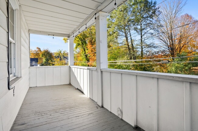 Building Photo - 117 Golden Hill St