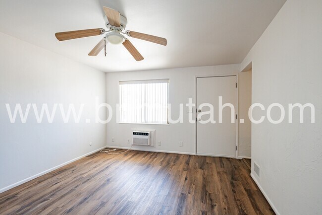 Photo - 2241 E Laney Ave Apartment
