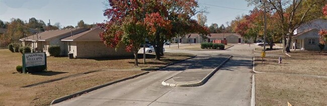 Building Photo - 5200 Highland Rd