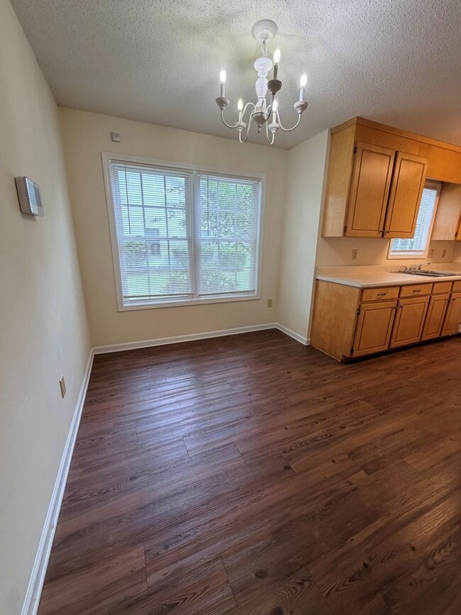 Building Photo - 104 Brazington Ct