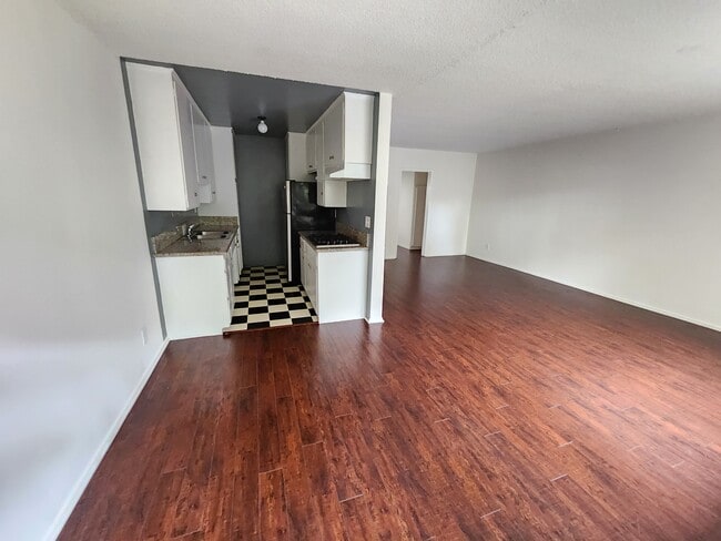 Building Photo - 1759 N Wilton Pl
