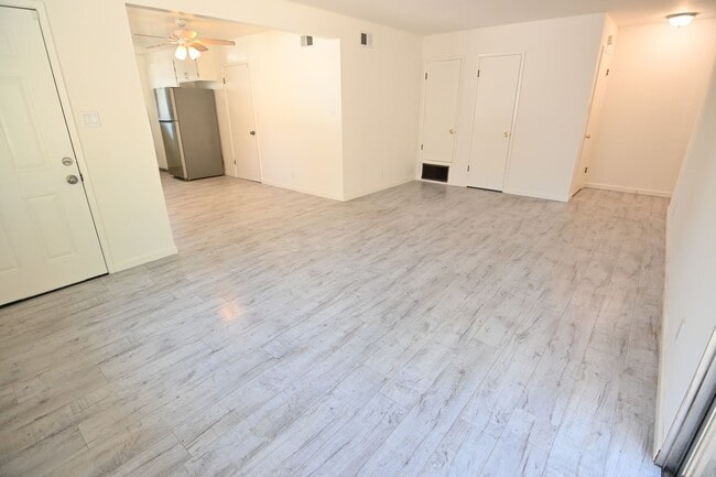Building Photo - 1295 Flora Ave
