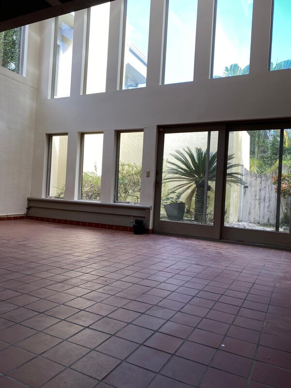 Foto del edificio - 258 Balfour Dr