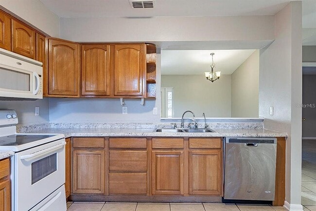Building Photo - 653 Bryan Terrace Dr