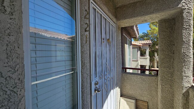 Foto del edificio - Cute Condo close to the Strip!!!
