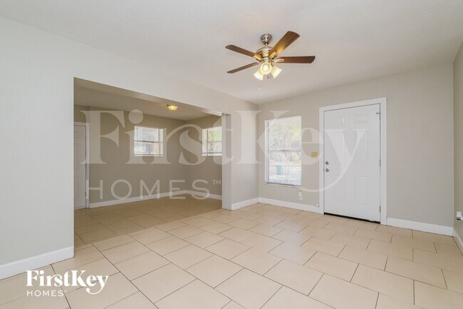 Foto del edificio - 10910 N 15th St