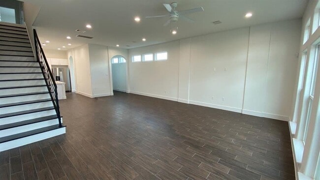 Building Photo - 8509 Comal St