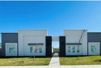 Building Photo - 12 Frio Ave